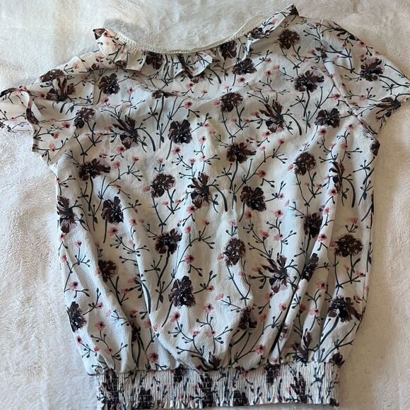 Floral top sizeL - Picture 2 of 13